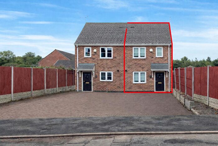 3 Bedroom Semi Detached House For Sale In Bernard Street, Swadlincote, DE11