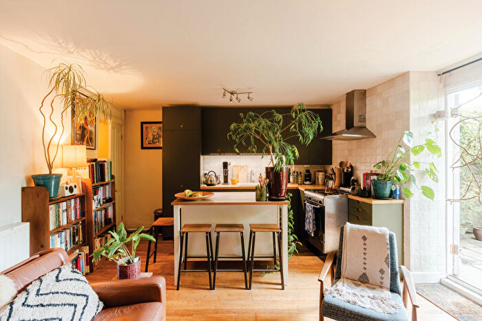 1 Bedroom Flat For Sale In Richmond Road, Montpelier, Bristol, BS6