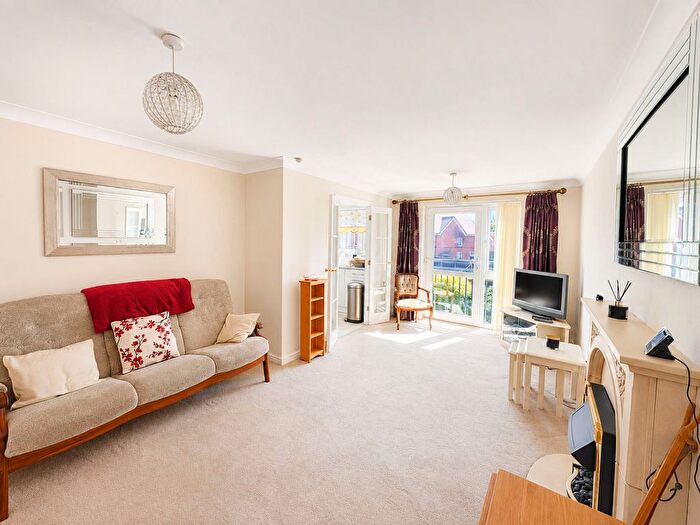 1 Bedroom Flat For Sale In Massetts Road, Mitchell Court, RH6