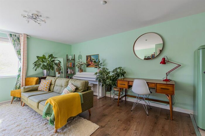 1 Bedroom Flat For Sale In Zurich House, Century Wharf, CF10