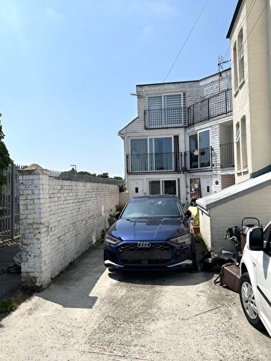 2 Bedroom Maisonette To Rent In Crescent Road, Margate, Kent, CT9