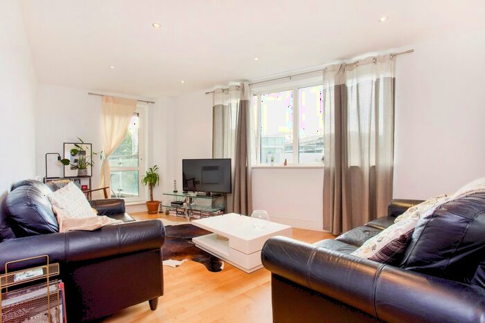 1 Bedroom Flat To Rent In Chiswick High Road, London, W4