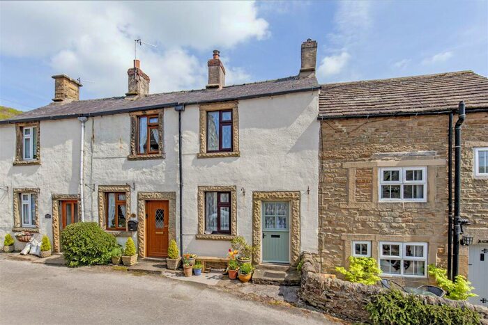 2 Bedroom Terraced House For Sale In Water Lane, Eyam, Hope Valley, S32