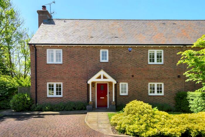 4 Bedroom Semi-Detached House For Sale In Beechwood View, Gaddesden Row, Hemel Hempstead, HP2