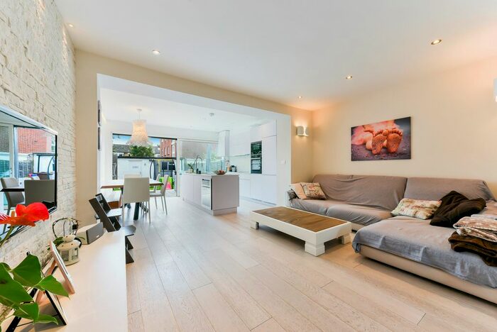 3 Bedroom Property To Rent In Clarence Road, SW19