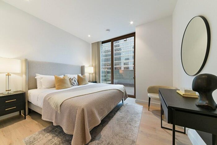 3 Bedroom Apartment To Rent In Water Street, London, E14