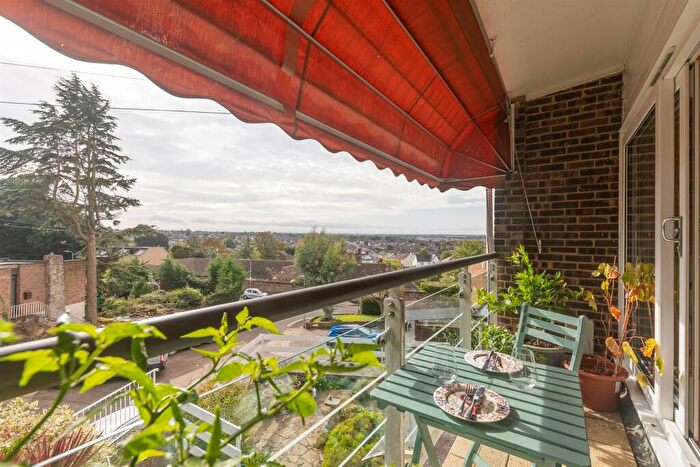 3 Bedroom Terraced House For Sale In Westhill Close, Gravesend, Kent, DA12