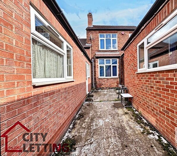 2 Bedroom Flat To Rent In Arnesby Road, Lenton, NG7