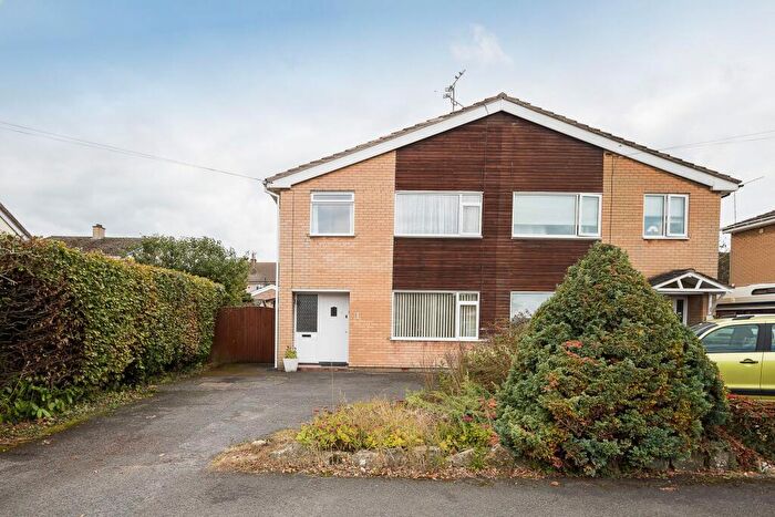3 Bedroom Semi-Detached House To Rent In Lynton Place, Broughton, CH4