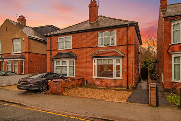 3 Bedroom Semi Detached House For Sale In Chequers Road, Doncaster, DN1