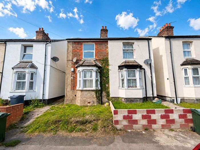 3 Bedroom Semi Detached House For Sale In Lindsay Avenue, High Wycombe, HP12