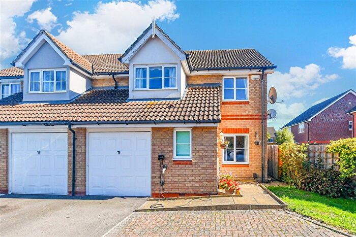 3 Bedroom Semi-Detached House For Sale In Skylark Way, Kingsnorth, Kent, TN23