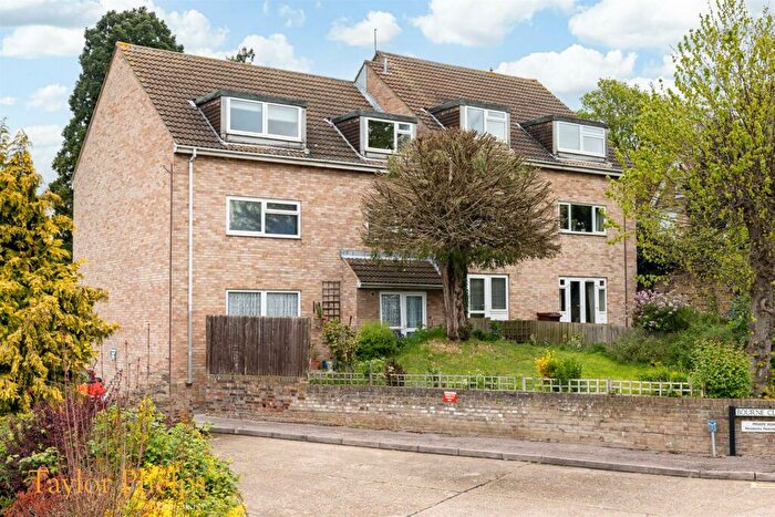 2 Bedroom Apartment To Rent In Bourne Close, Ware, SG12
