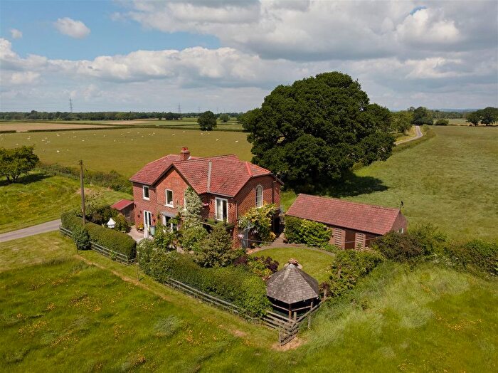 4 Bedroom Detached House For Sale In Plainville Lane, Wigginton, York, YO32