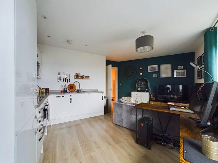 1 Bedroom Flat For Sale In Eastern Avenue, Gloucester, GL4