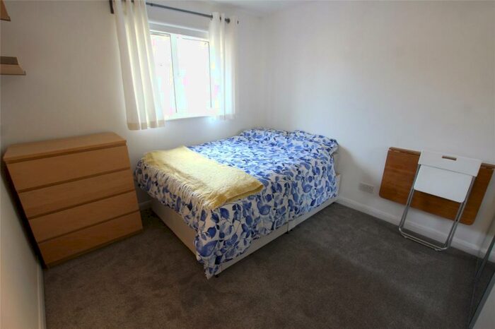 1 Bedroom Garage / Parking To Rent In Fishermans Drive, London, Greater London, SE16