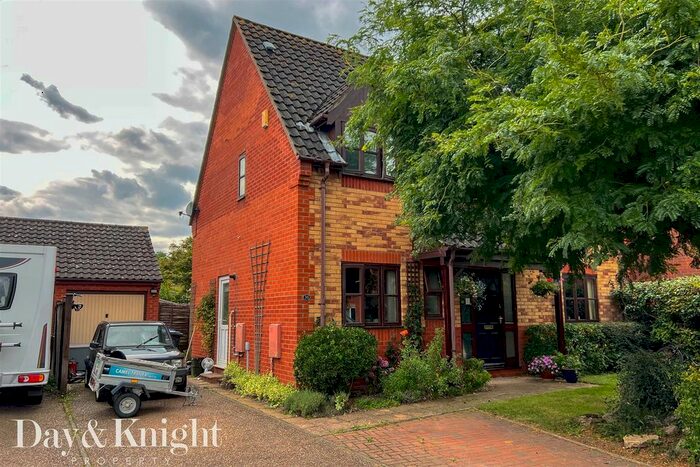 4 Bedroom Detached House For Sale In All Saints Green, Worlingham, Beccles, NR34