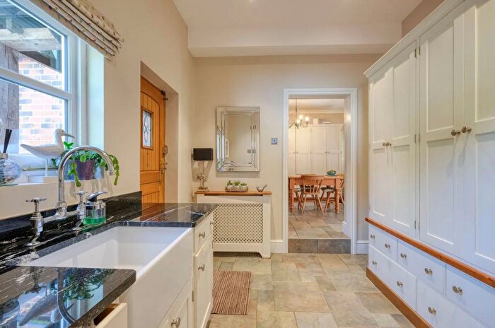4 Bedroom Detached House For Sale In Alcester Road, Burcot, B60