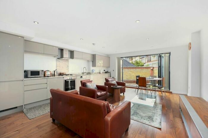 2 Bedroom Terraced House To Rent In Torrington Place, London, E1W
