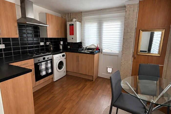 2 Bedroom Bungalow To Rent In Bungalow, Woking, GU22