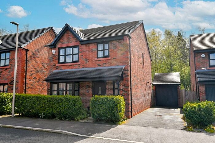 3 Bedroom Detached House For Sale In Tiverton Avenue, Leigh, WN7