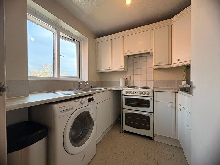 1 Bedroom Flat To Rent In Brindley Close, Wembley, HA0
