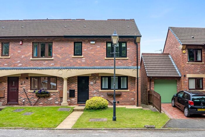 3 Bedroom End Of Terrace House For Sale In Whitsters Hollow, Bolton, BL1