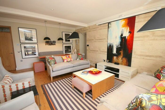 2 Bedroom Flat To Rent In Inverleith Row, Edinburgh, EH3