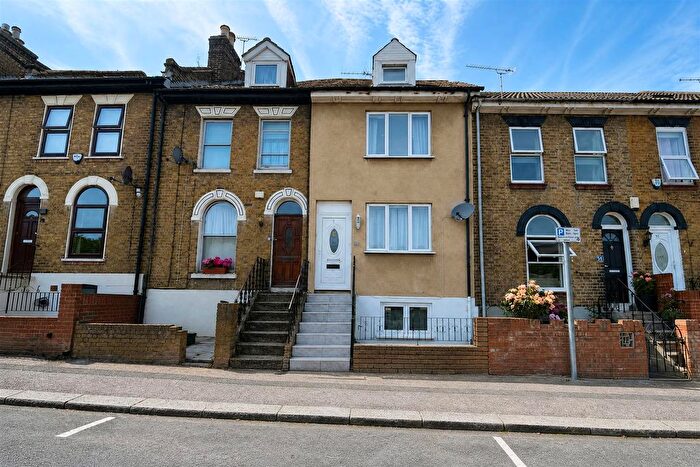 6 Bedroom Terraced House To Rent In Rochester Street, Chatham, ME4