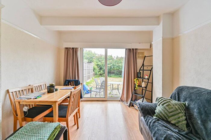 4 Bedroom End Of Terrace House To Rent In Sevenoaks Road, Honor Oak Park, London, SE4