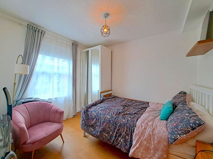 1 Bedroom Flat To Rent In Greyhound Road, London, W6