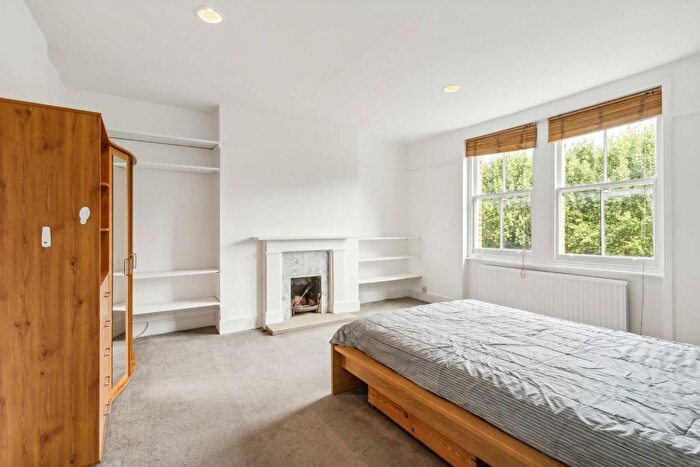 3 Bedroom Flat To Rent In Crossfield Road, London, NW3