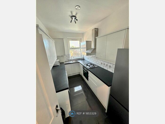 2 Bedroom Flat To Rent In Colworth Grove, London, SE17