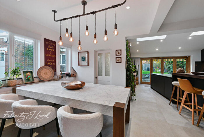 3 Bedroom Detached House For Sale In Eaglesfield Road, London, SE18