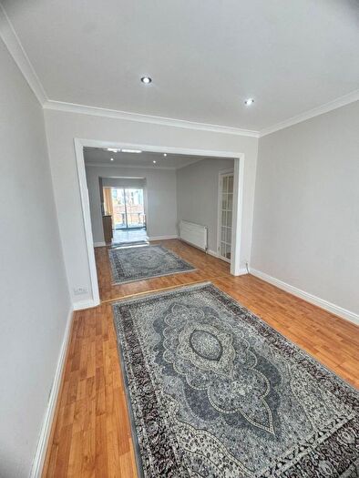 3 Bedroom Terraced House For Sale In Holly Avenue, Stanmore, HA7