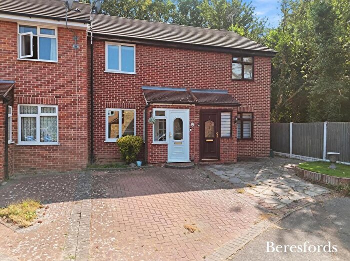 2 Bedroom Terraced House For Sale In Adstock Way, Badgers Dene, RM17