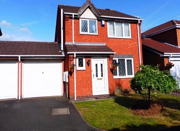 3 Bedroom Detached House To Rent In Morris Close, Acocks Green, Birmingham, West Midlands, B26