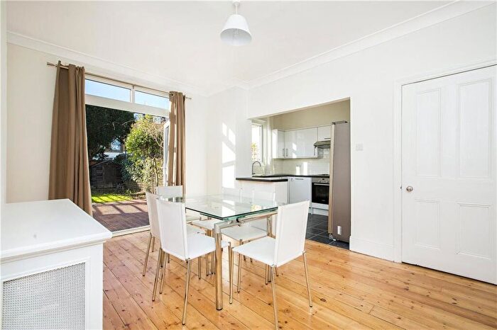 4 Bedroom House To Rent In Badminton Road, Balham, SW12