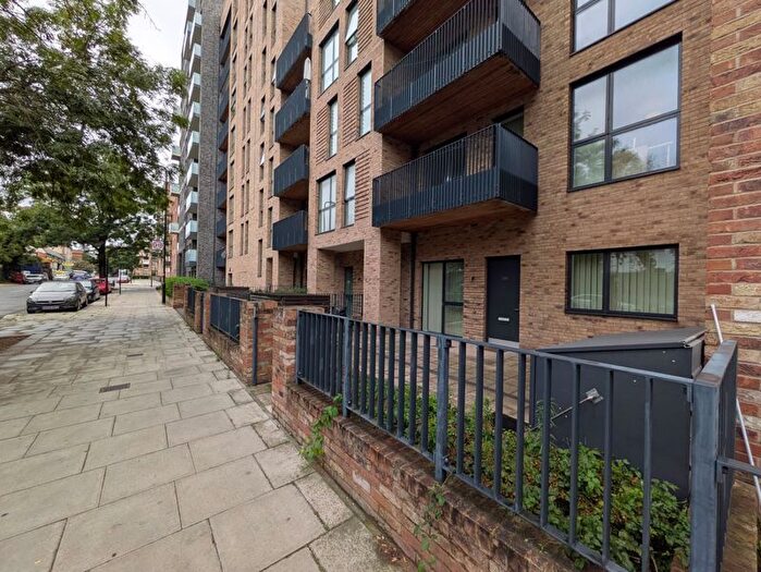 2 Bedroom Flat To Rent In Bollo Lane, Acton Gardens, W3