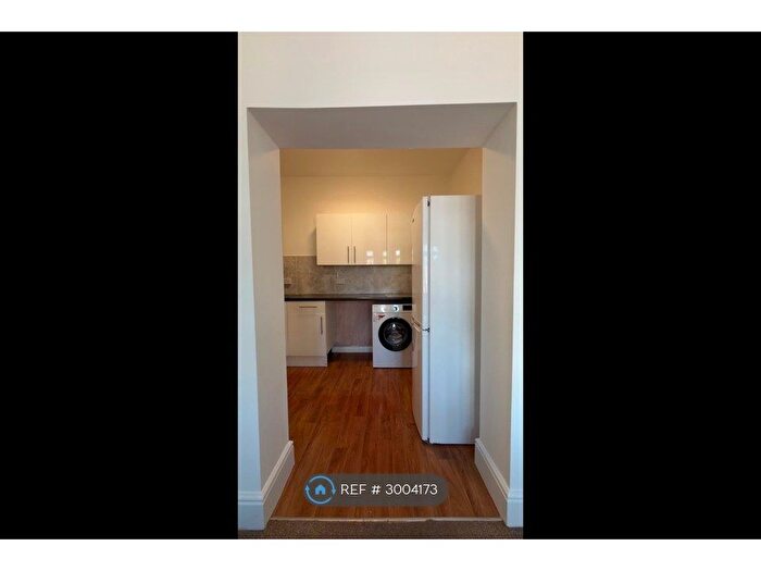2 Bedroom Flat To Rent In Beech House Road, Croydon, CR0