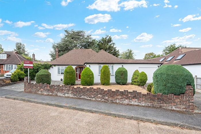 2 Bedroom Detached Bungalow For Sale In Cheviot Close, Sutton, SM2