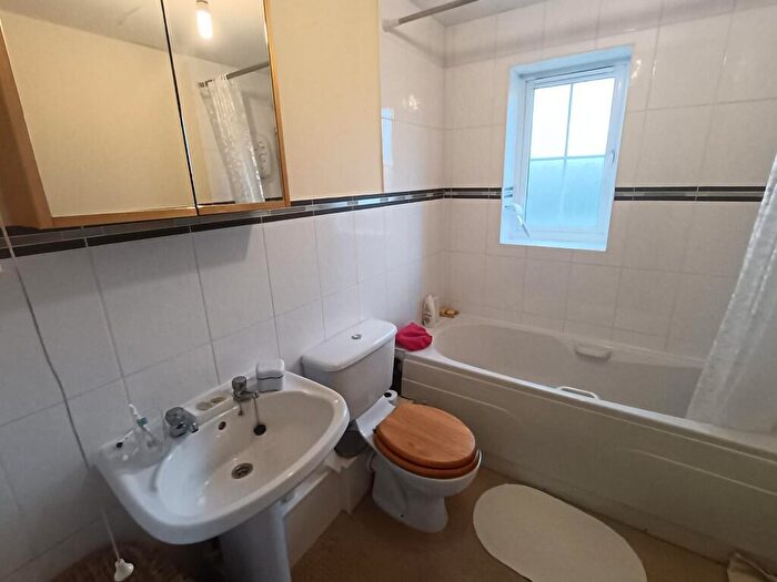 2 Bedroom Semi-Detached House For Sale In Avocet Close, Hucknall, Nottingham, Nottinghamshire, NG15