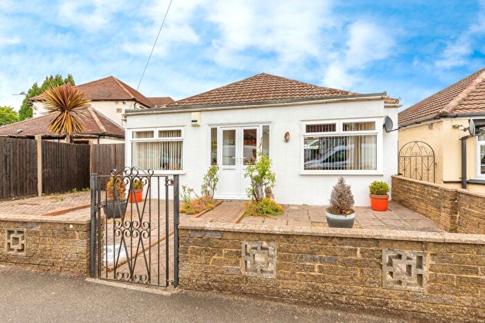 2 Bedroom Bungalow For Sale In Haig Avenue, Rochester, Kent, ME1