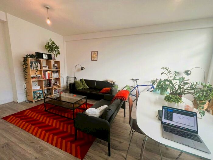 1 Bedroom Flat To Rent In Camden Road, London, N7