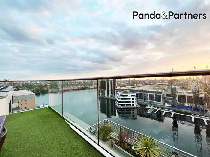 3 Bedroom Flat For Sale In Turnberry Quay, London, E14