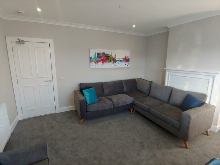 4 Bedroom Flat To Rent In West Savile Terrace, Newington, Edinburgh, EH9