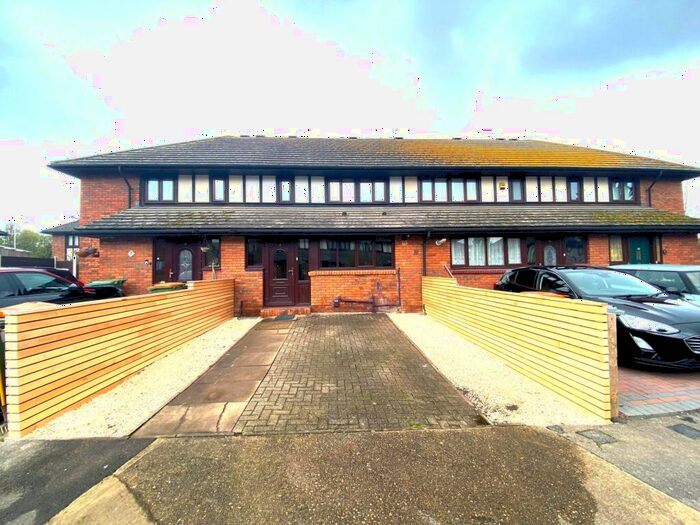 3 Bedroom Terraced House To Rent In Devalls Close, Beckton, E6