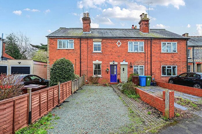 2 Bedroom Terraced House For Sale In Guildford Road West, Farnborough, GU14