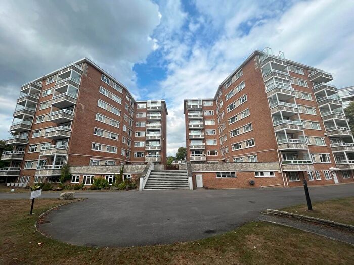 2 Bedroom Flat To Rent In West Cliff Road, Westbourne, BH4
