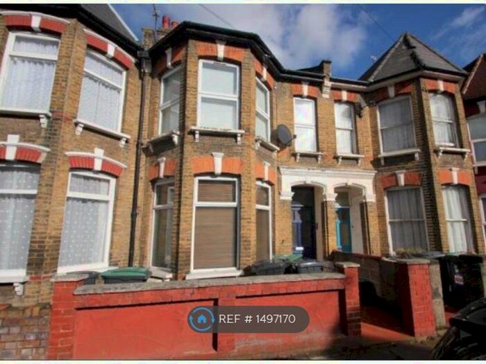 2 Bedroom Flat To Rent In Carlingford Road, London, N15